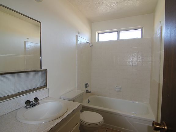 3rd image of 1345 Elizabeth Cir APT 2