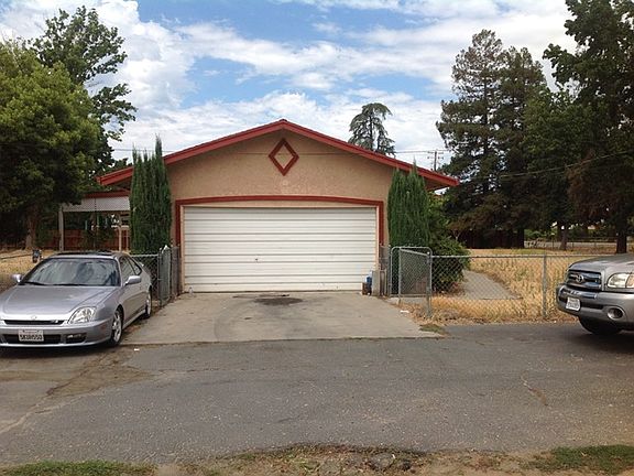 3rd image of 6720 E Kettleman Ln
