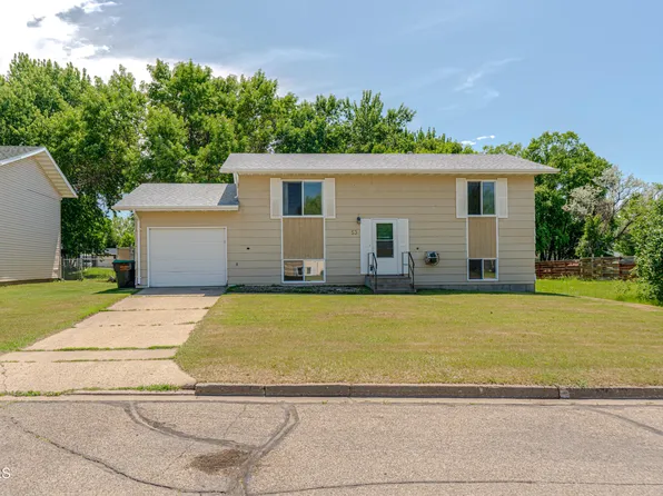 53 Benteen Dr, Lincoln, ND 58504