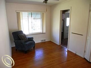 3rd image of 27528 Barkley St