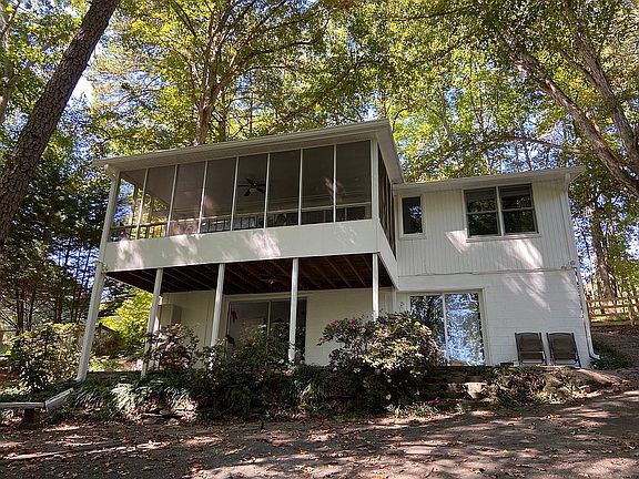 4th image of 6259 Lakeview Dr