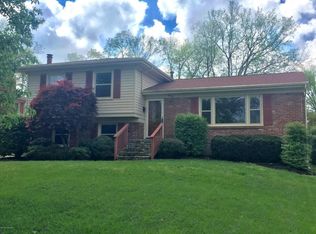 6702 Green Manor Dr, Louisville, KY 40228