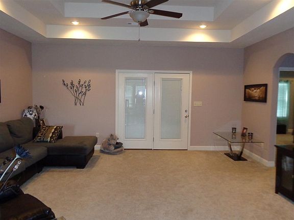 5th image of 1405 Miller St