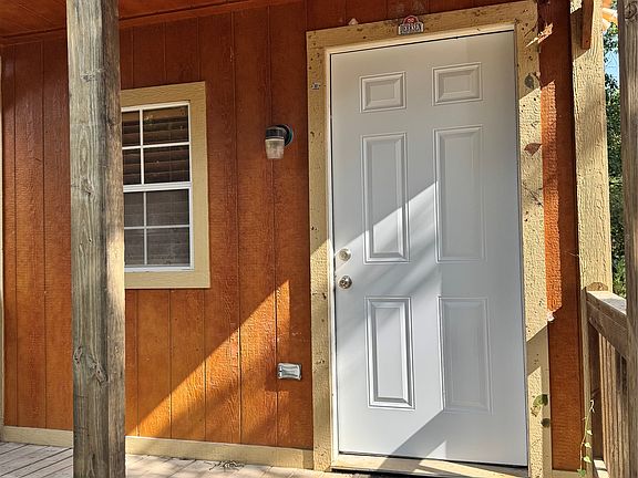 2nd image of 327 Pine St S