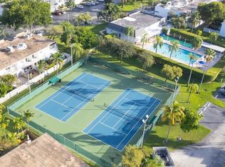808 NE 27th Ave #808, Hallandale, FL 33009
