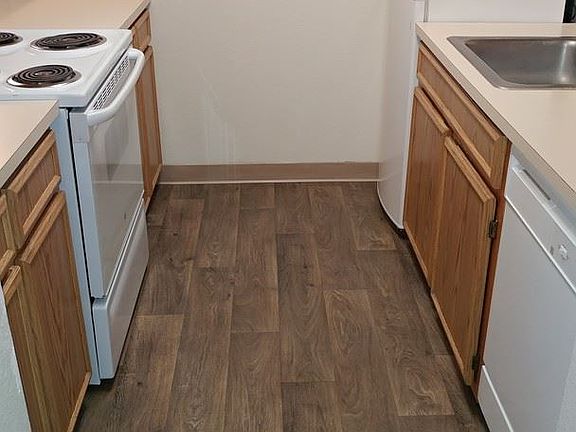 4th image of 7106 NE Hazel Dell Ave APT 27