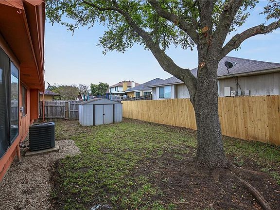 3rd image of 518 Valley Mills Dr
