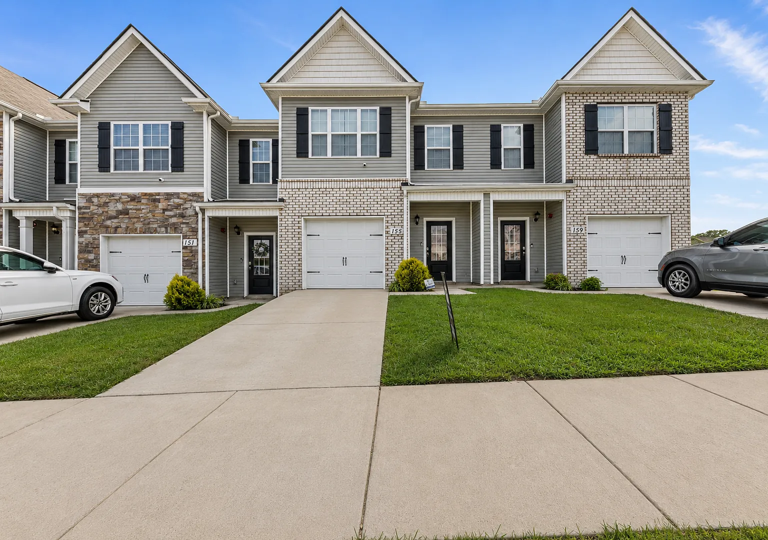 Move-In Special Available! Beautiful Townhome in Ashland City, TN! — Photo 1