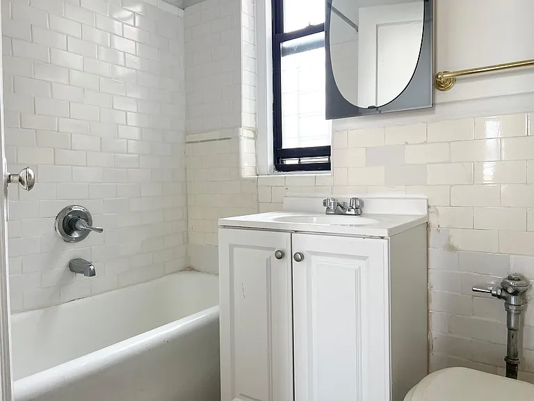 3063 Roberts Ave #3G — Photo 4