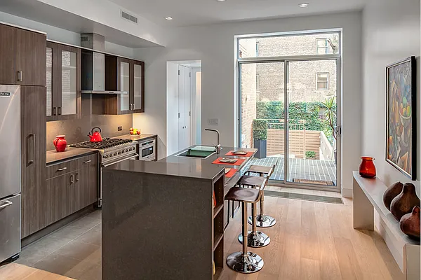 Sold by Stribling | media 27