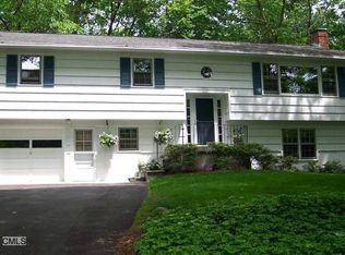 16 Brookhill Ln, Norwalk, CT 06851