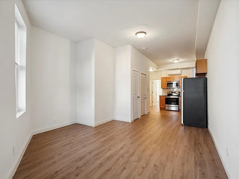 1924 E Passyunk Ave #B — Photo 3