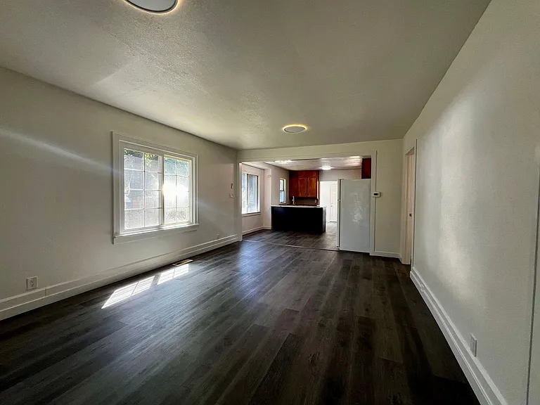 808 S 17th Ave — Photo 4