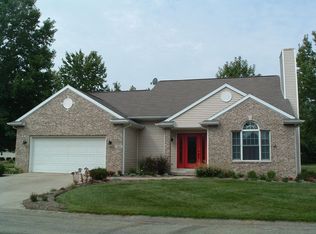 702 Hawthorne Dr, Marshall, IL 62441