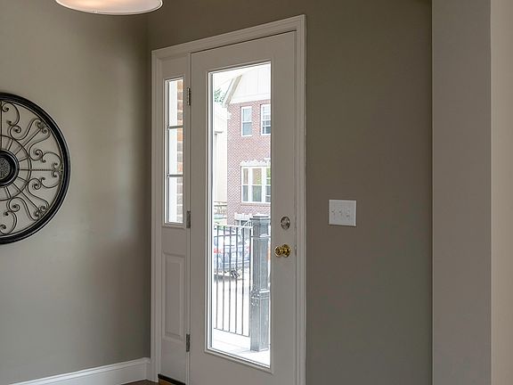 3rd image of 3809 Linden Tree Ln