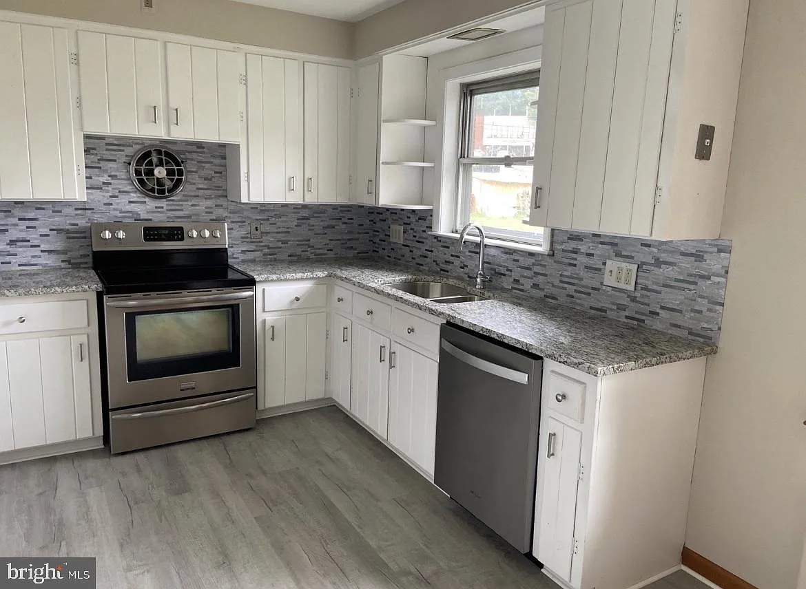 3 bed, 2000 sqft, $2,595 — Photo 3