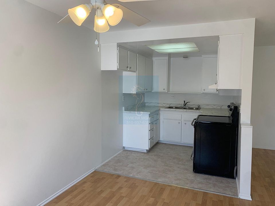 1st image of 4-22704 Maple Ave #4