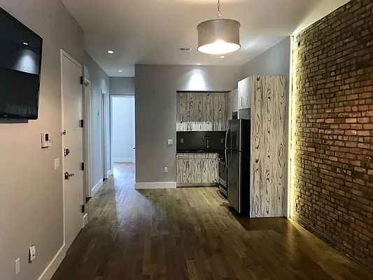 Rented by Lucky Apt Inc | media 38