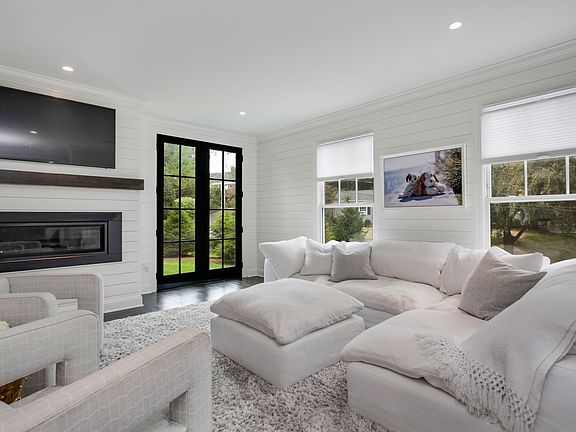 2 Sheldrake Rd Greenwich CT-print-005-008-003-4200x2800-300dpi.jpg