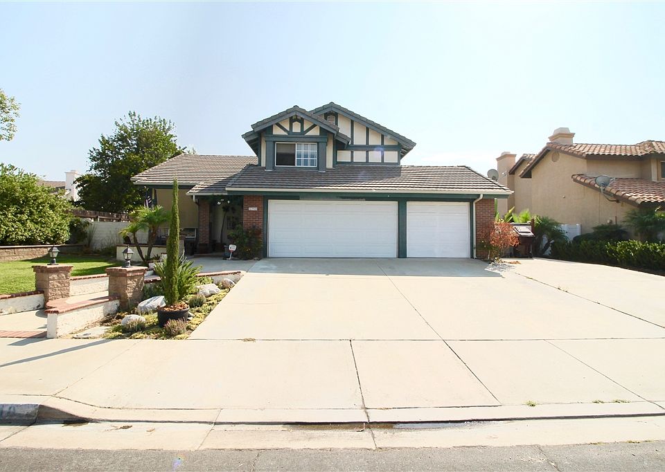 1st image of 39210 Laurel Leaf Dr