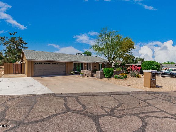 3rd image of 1119 E VILLAGE CIRCLE Drive N