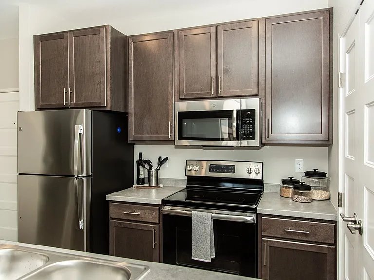 Dwell at Lakewood Apartments — Photo 34