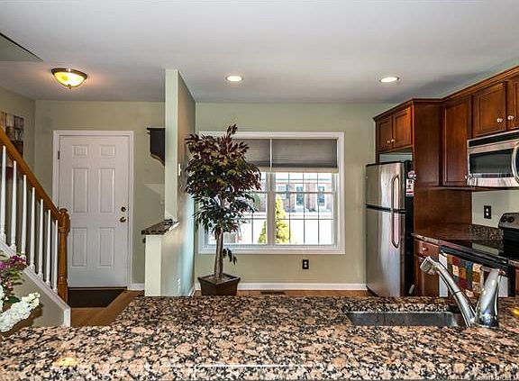 Open floor plan has kitchen...