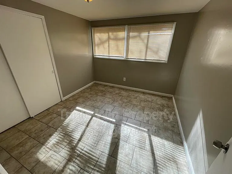 410 Ridge Dr — Photo 17