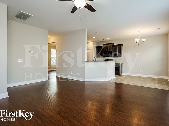 4th image of 2902 Penobscot Dr