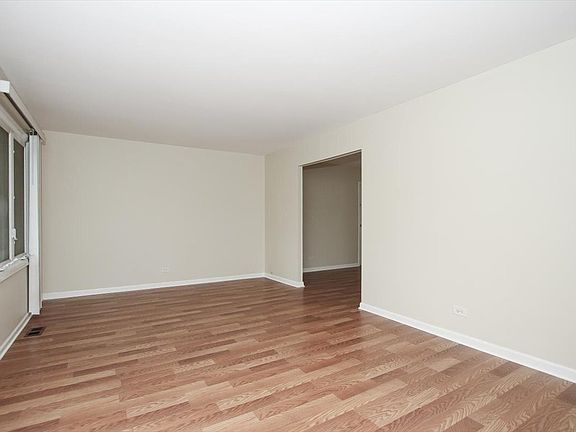 2nd image of 1475 Rosedale Ln