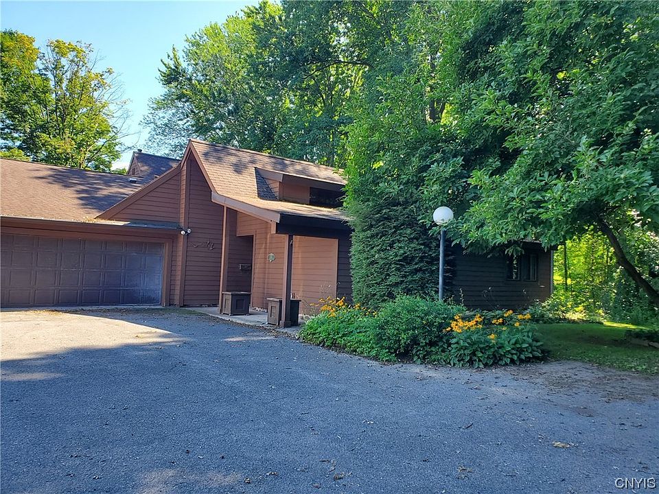 1st image of 307 Higgins Dr