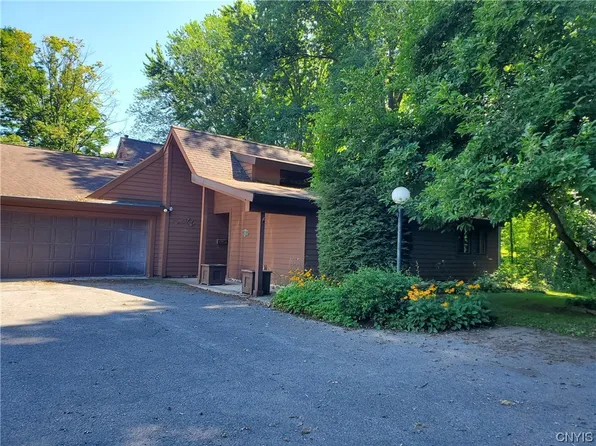 307 Higgins Dr, Baldwinsville, NY 13027