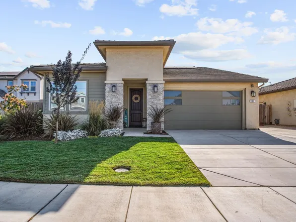 687 Trifecta Ct, Oakdale, CA 95361