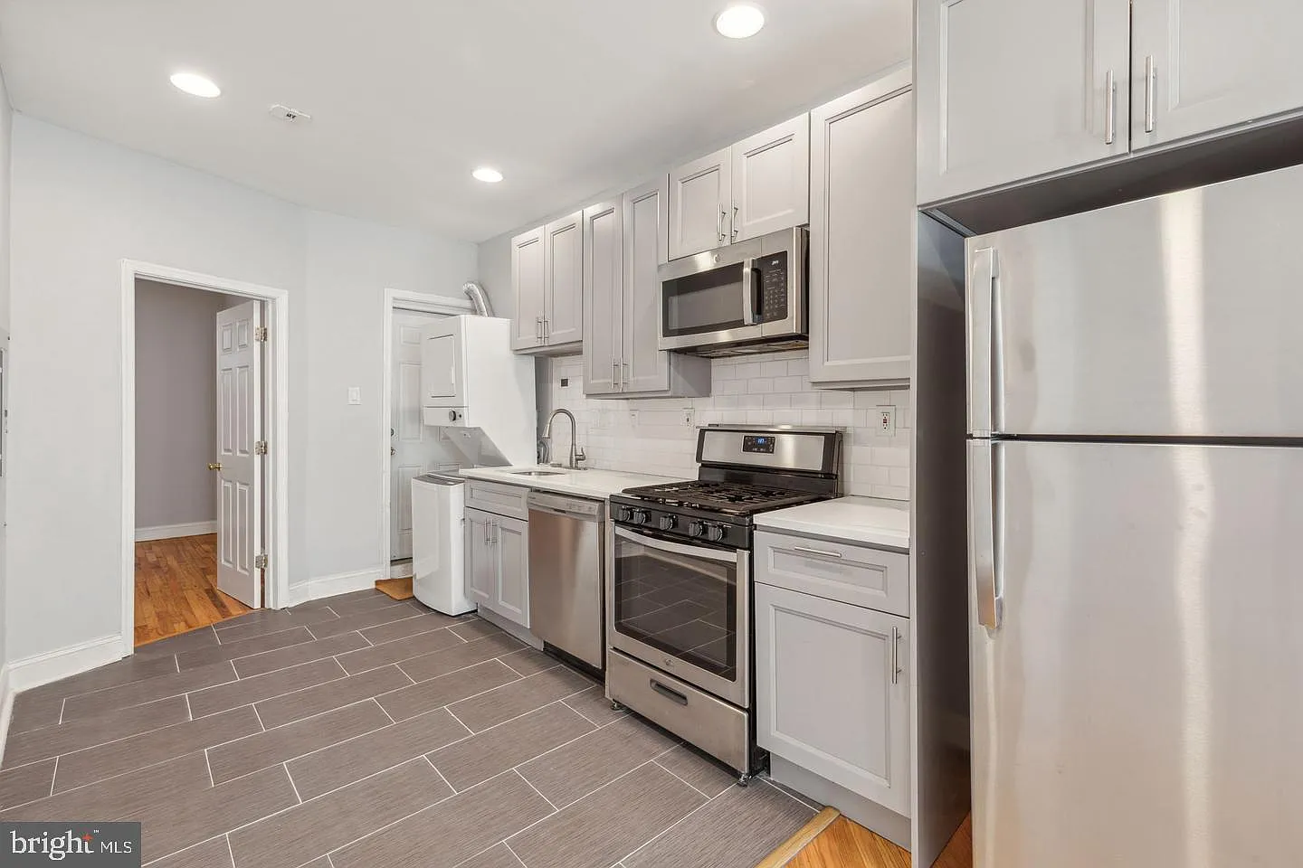 1 bed, 1.0 bath, 1850 sqft, $1,375 — Photo 4