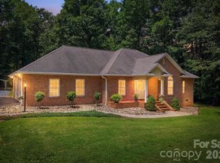 5572 Hayes Waters Rd, Morganton, NC 28655