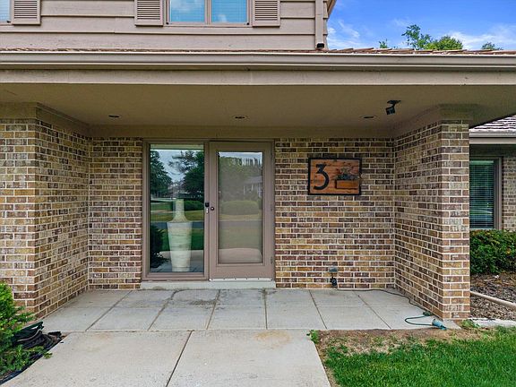 2nd image of 3 Shorewood COURT