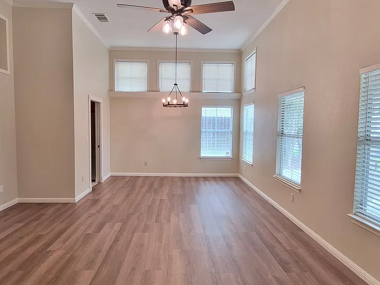 784 Arabian Cir — Photo 5