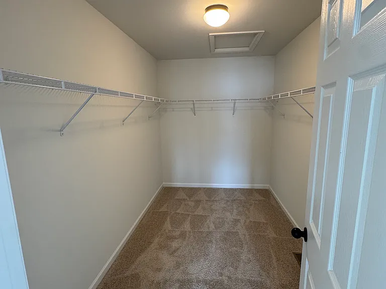 10 Tilghman Trl — Photo 3