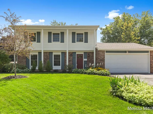 2740 Hampshire Blvd SE, East Grand Rapids, MI 49506