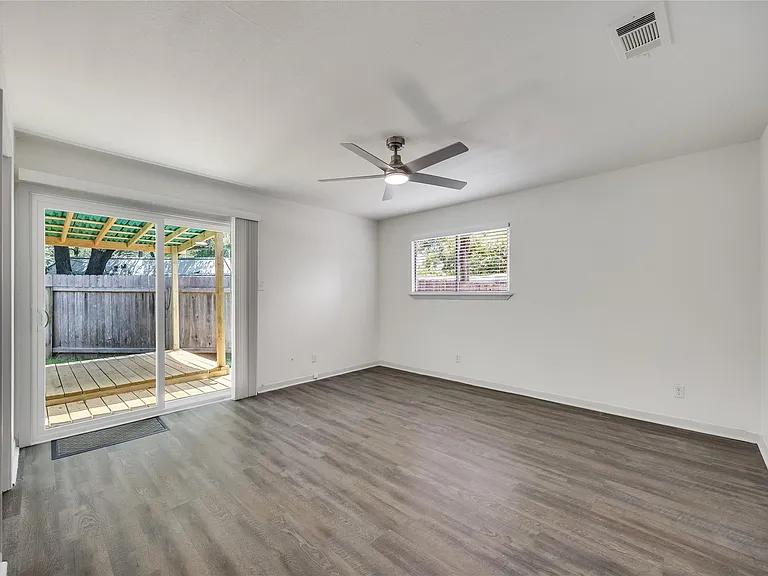 8803 Westover Club Dr #B — Photo 13