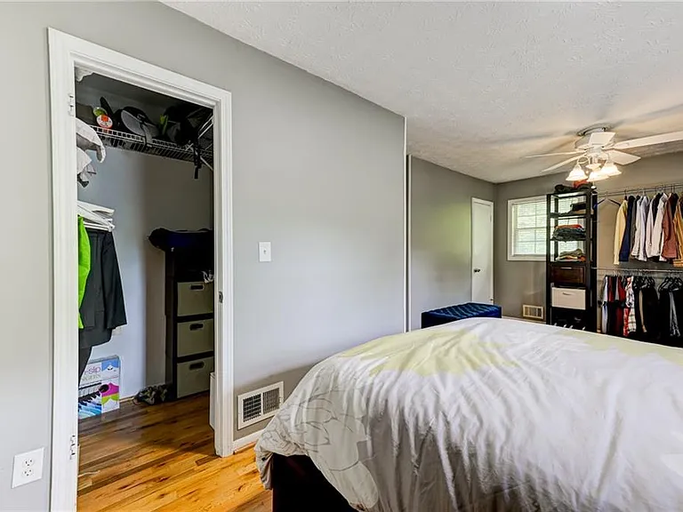 2423 Woodacres Rd NE — Photo 14