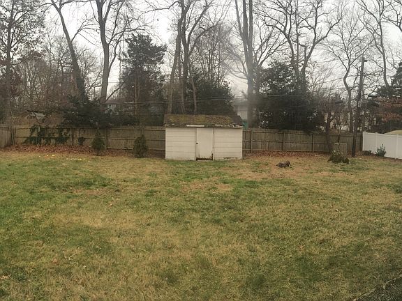5th image of 16 Briaroot Dr