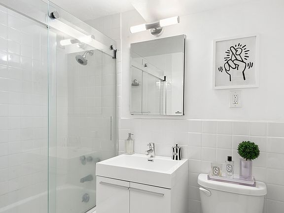 5th image of 333 E 46th St APT 9E