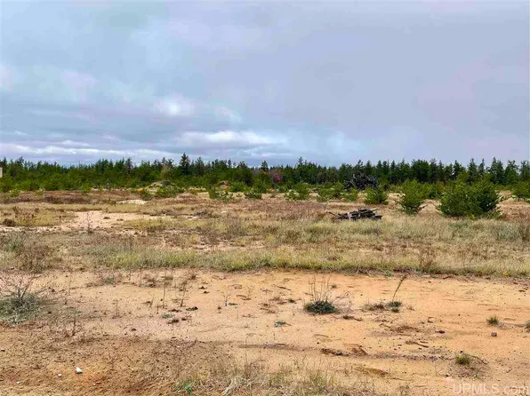 384-396 M35, Gwinn, MI 49841