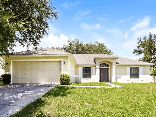 2233 Lake Pointe Cir, Leesburg, FL 34748