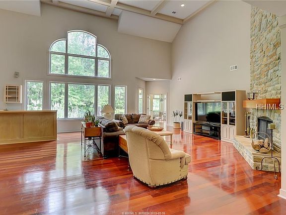 3rd image of 7 Hatteras Ct
