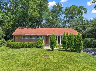 1121 Whitfield Rd, Northbrook, IL 60062