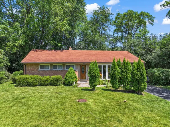 1121 Whitfield Rd, Northbrook, IL 60062