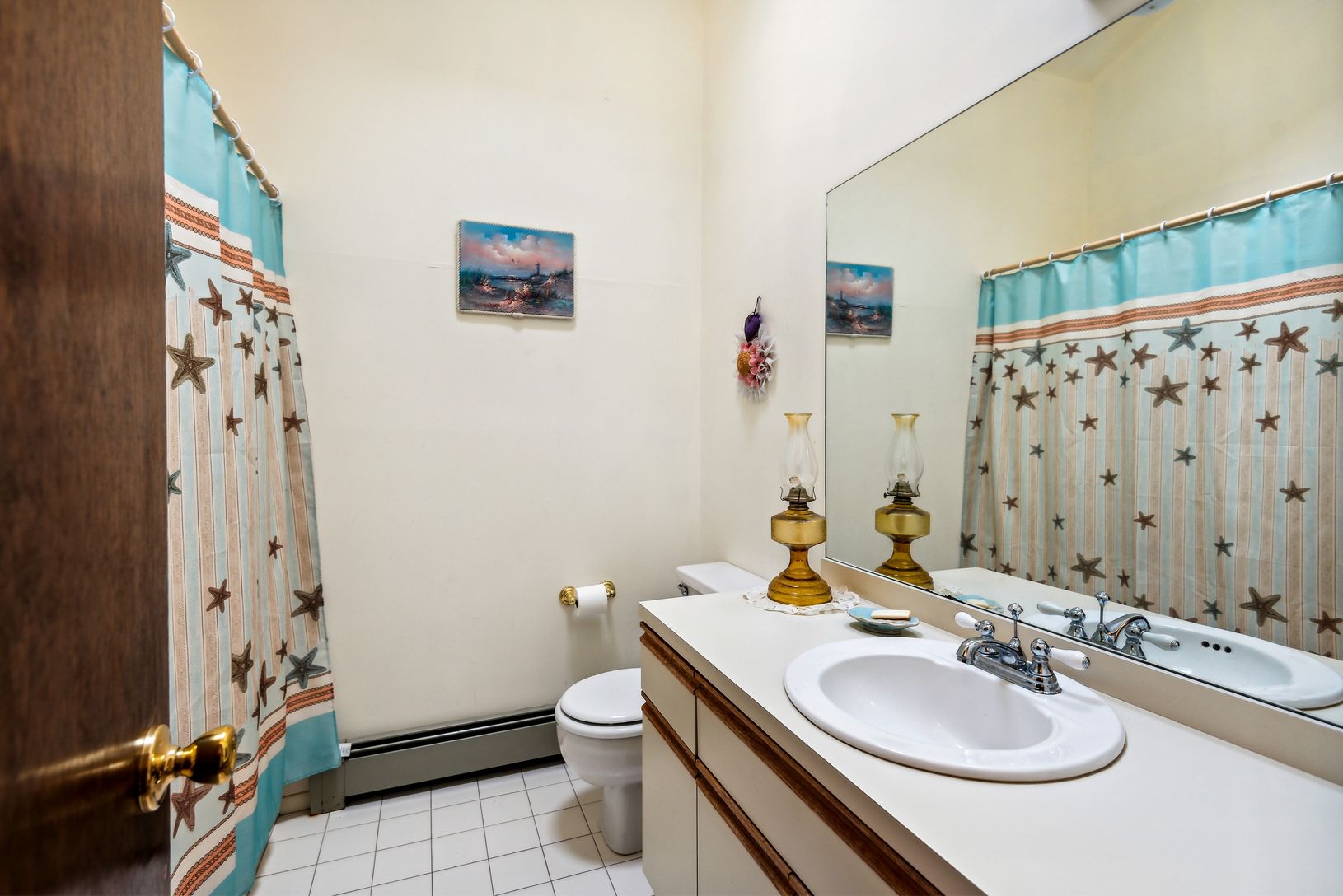  BATHROOM 1
