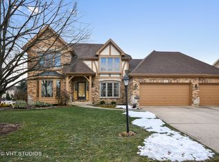 748 Tanager Ln, West Chicago, IL